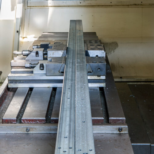 Macchina CNC per lavorazione profili